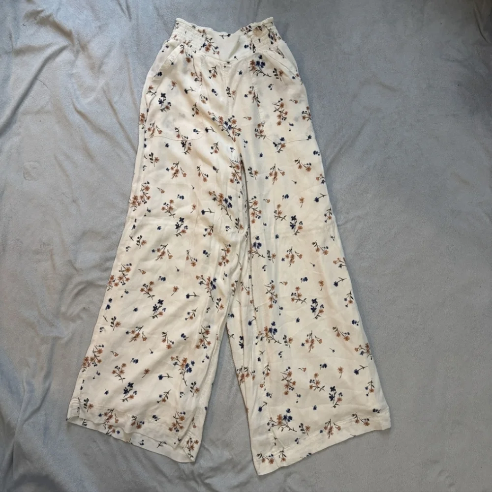 Flowy Floral‎ Boho Cottagecore Wide-Leg Pants - Picture 4 of 6